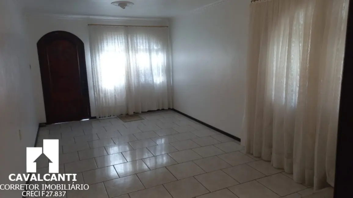 Casa com 3 quartos à venda, 160m2 em Anita Garibaldi, Joinville - SC - imagem 3 Foto 3 de Casa com 3 quartos à venda, 160m2 em Anita Garibaldi, Joinville - SC