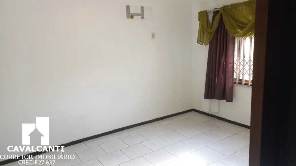 Casa com 3 quartos à venda, 160m2 em Anita Garibaldi, Joinville - SC - imagem 9 Foto 9 de Casa com 3 quartos à venda, 160m2 em Anita Garibaldi, Joinville - SC