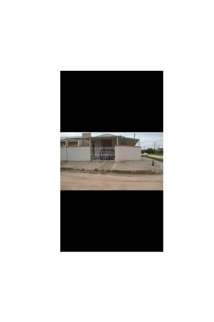 Foto 1 de Casa com 3 quartos à venda, 67m2 em Itapoa - SC