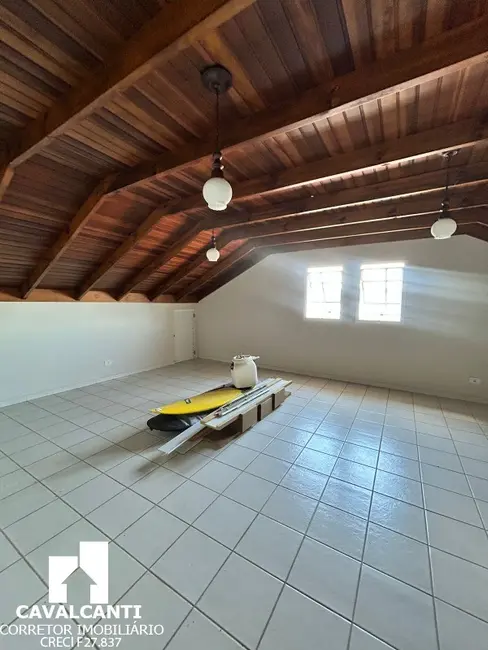 Casa com 4 quartos à venda, 300m2 em Bom Jesus, Sao Jose Dos Pinhais - PR - imagem 5 Foto 5 de Casa com 4 quartos à venda, 300m2 em Bom Jesus, Sao Jose Dos Pinhais - PR