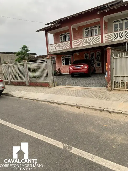 Foto 2 de Casa com 4 quartos à venda, 170m2 em Boa Vista, Joinville - SC