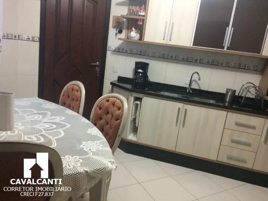 Casa com 5 quartos à venda, 290m2 em Cruzeiro, Sao Jose Dos Pinhais - PR - imagem 9 Foto 9 de Casa com 5 quartos à venda, 290m2 em Cruzeiro, Sao Jose Dos Pinhais - PR