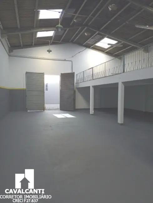 Armazém / Galpão à venda e para alugar, 700m2 em Cruzeiro, Sao Jose Dos Pinhais - PR - imagem 6 Foto 6 de Armazém / Galpão à venda e para alugar, 700m2 em Cruzeiro, Sao Jose Dos Pinhais - PR