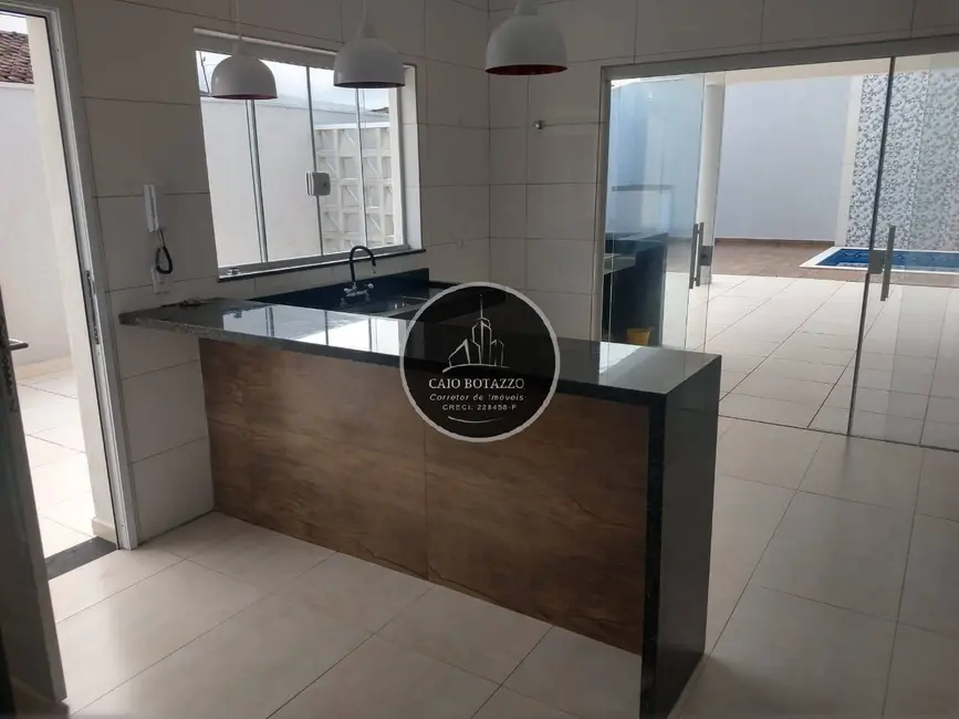 Casa com 3 quartos à venda, 354m2 em Flórida, Praia Grande - SP - imagem 3 Foto 3 de Casa com 3 quartos à venda, 354m2 em Flórida, Praia Grande - SP