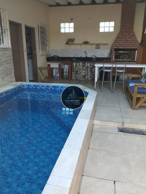 Foto 1 de Casa com 2 quartos à venda, 180m2 em Mongagua - SP