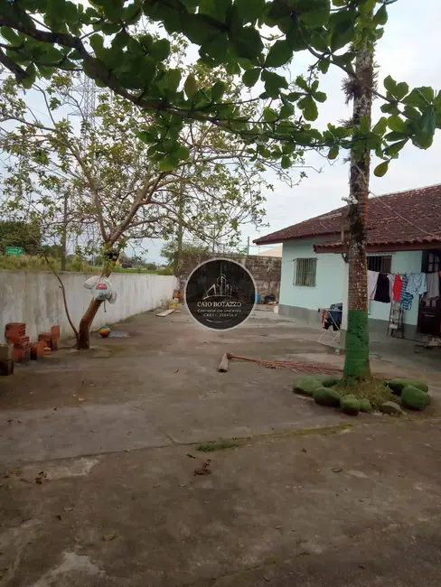 Foto 1 de Casa com 2 quartos à venda em Peruibe - SP