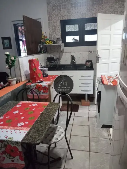 Casa com 2 quartos à venda em Peruibe - SP - imagem 6 Foto 6 de Casa com 2 quartos à venda em Peruibe - SP