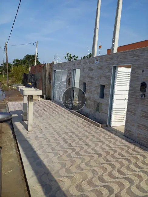 Foto 3 de Casa com 2 quartos à venda, 90m2 em Itanhaem - SP