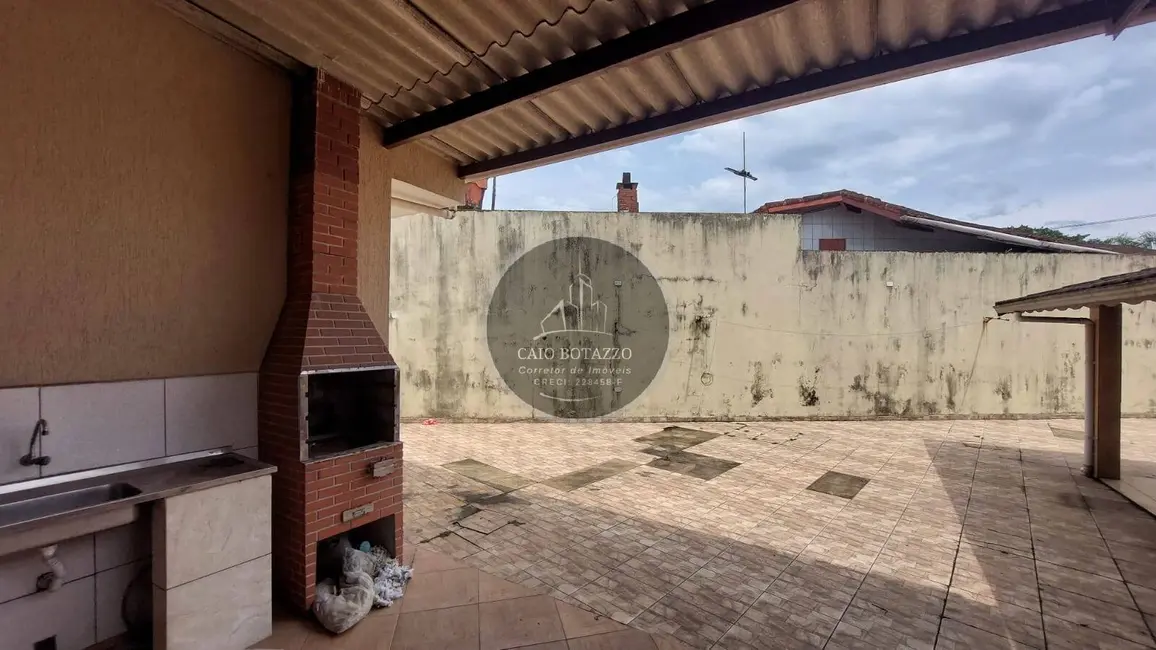 Casa com 2 quartos à venda e para alugar, 87m2 em Mongagua - SP - imagem 3 Foto 3 de Casa com 2 quartos à venda e para alugar, 87m2 em Mongagua - SP