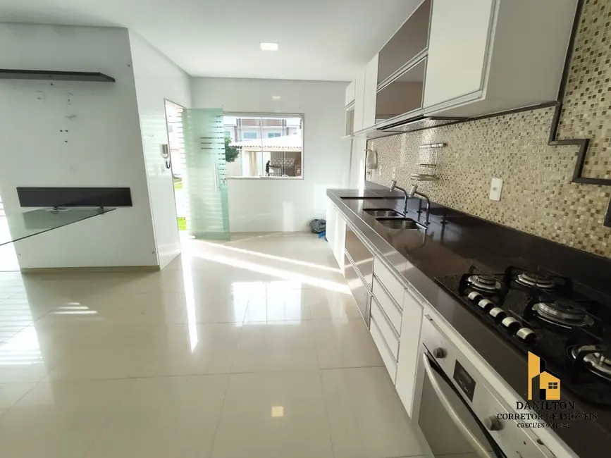 Foto 6 de Casa com 3 quartos à venda, 190m2 em Itapebussu, Guarapari - ES