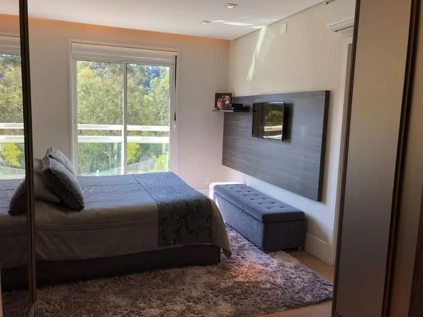 Apartamento com 3 quartos à venda, 172m2 em Tamboré, Santana De Parnaiba - SP - imagem 7 Foto 7 de Apartamento com 3 quartos à venda, 172m2 em Tamboré, Santana De Parnaiba - SP