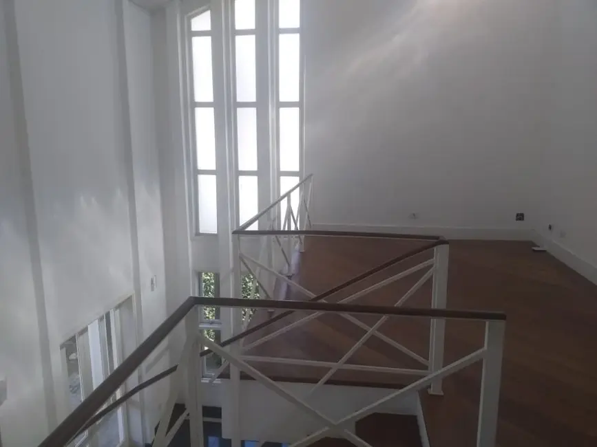 Casa de Condomínio com 3 quartos à venda, 350m2 em Alphaville Residencial Zero, Barueri - SP - imagem 6 Foto 6 de Casa de Condomínio com 3 quartos à venda, 350m2 em Alphaville Residencial Zero, Barueri - SP