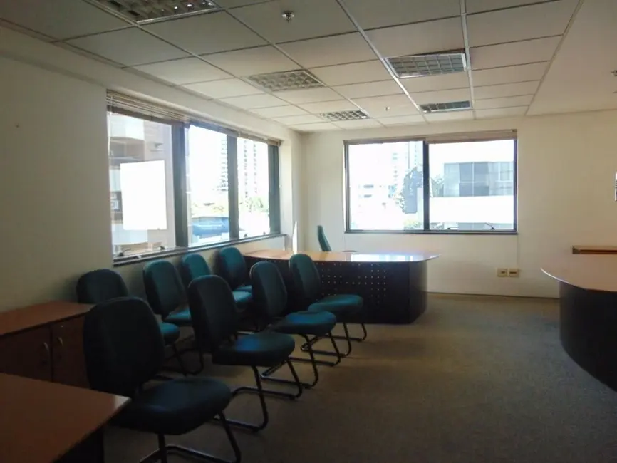 Foto 1 de Sala Comercial com 1 quarto para alugar, 40m2 em Alphaville Industrial, Barueri - SP