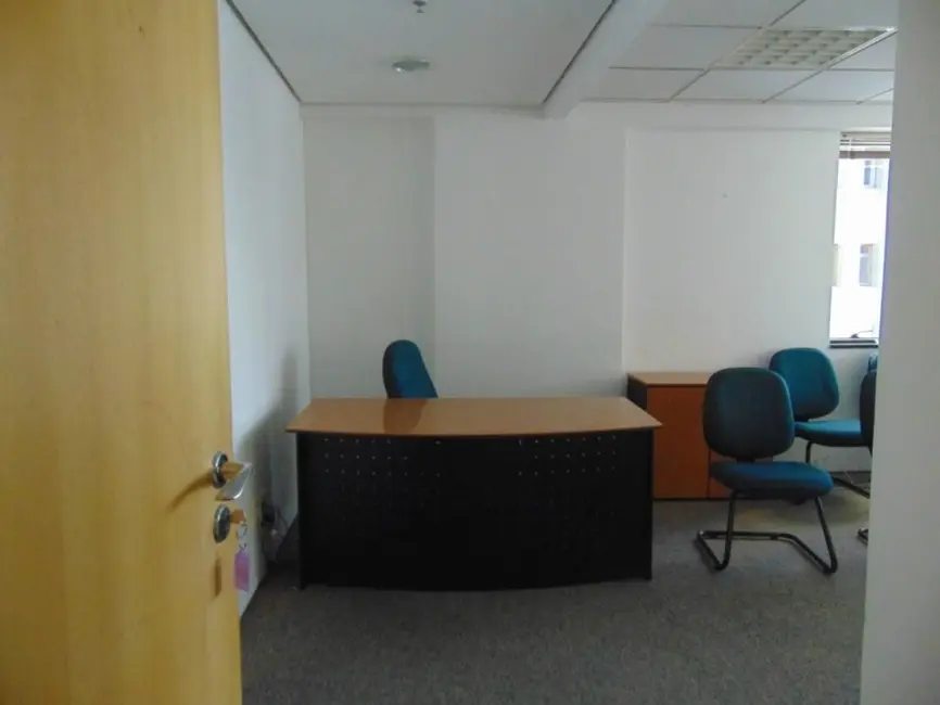 Foto 3 de Sala Comercial com 1 quarto para alugar, 40m2 em Alphaville Industrial, Barueri - SP