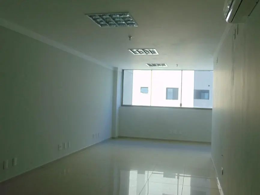 Sala Comercial com 1 quarto para alugar, 42m2 em Barueri - SP - imagem 2 Foto 2 de Sala Comercial com 1 quarto para alugar, 42m2 em Barueri - SP