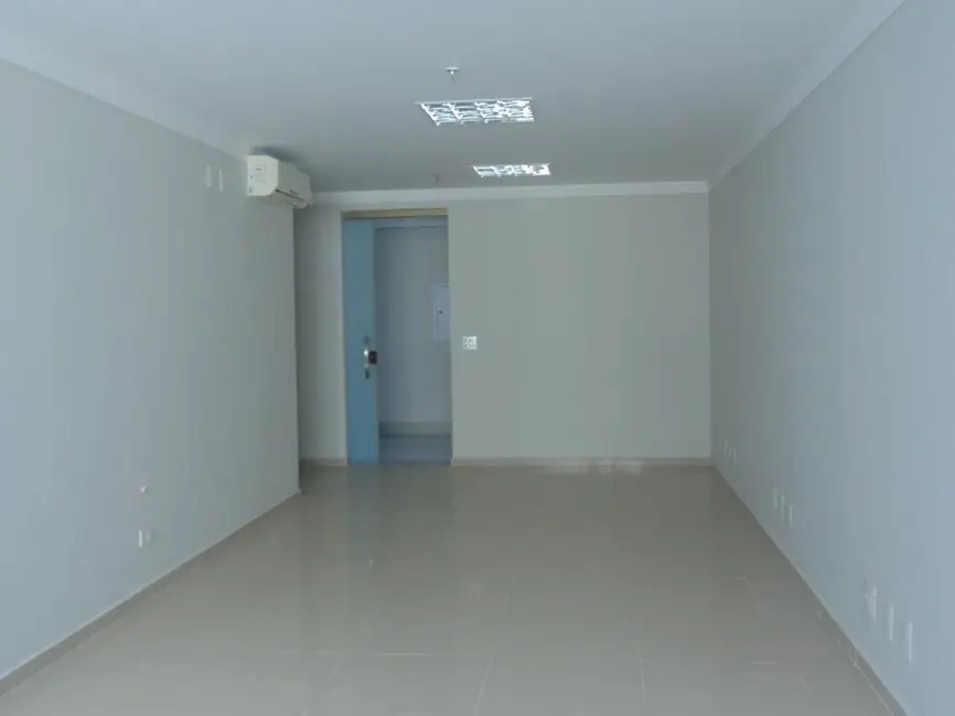Sala Comercial com 1 quarto para alugar, 42m2 em Barueri - SP - imagem 1 Foto 1 de Sala Comercial com 1 quarto para alugar, 42m2 em Barueri - SP