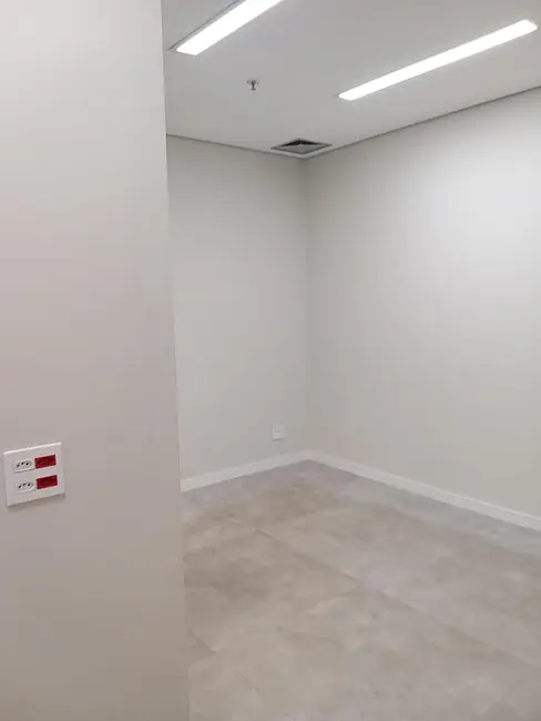 Sala Comercial com 1 quarto à venda, 90m2 em Alphaville Industrial, Barueri - SP - imagem 6 Foto 6 de Sala Comercial com 1 quarto à venda, 90m2 em Alphaville Industrial, Barueri - SP