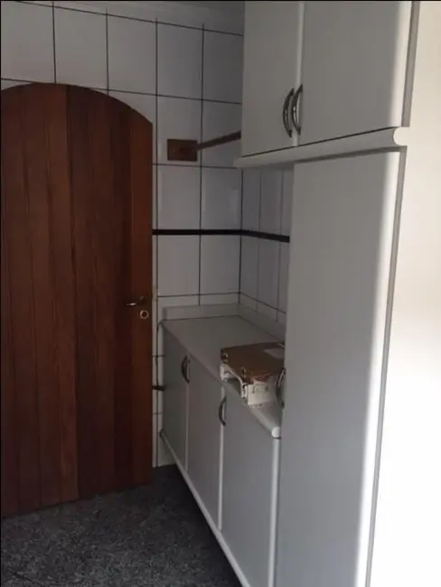 Casa de Condomínio com 4 quartos à venda, 356m2 em Morada dos Pinheiros (Aldeia da Serra), Santana De Parnaiba - SP - imagem 3 Foto 3 de Casa de Condomínio com 4 quartos à venda, 356m2 em Morada dos Pinheiros (Aldeia da Serra), Santana De Parnaiba - SP