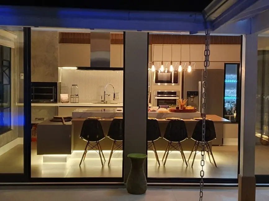 Casa de Condomínio com 5 quartos à venda, 378m2 em Morada das Flores (Aldeia da Serra), Santana De Parnaiba - SP - imagem 4 Foto 4 de Casa de Condomínio com 5 quartos à venda, 378m2 em Morada das Flores (Aldeia da Serra), Santana De Parnaiba - SP