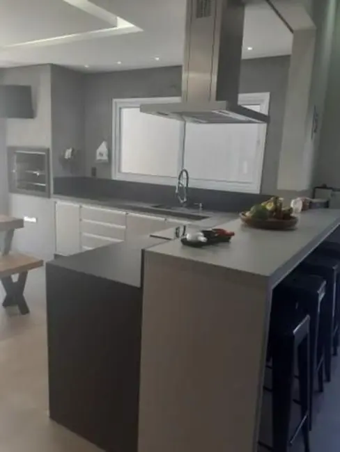 Foto 6 de Casa de Condomínio com 3 quartos à venda, 270m2 em Jardim Itaquiti, Barueri - SP