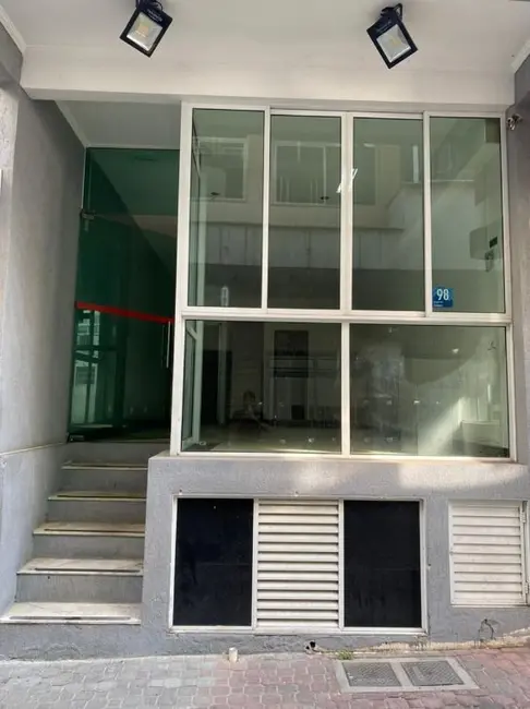 Foto 2 de Prédio Inteiro com 3 quartos à venda, 200m2 em Barueri - SP