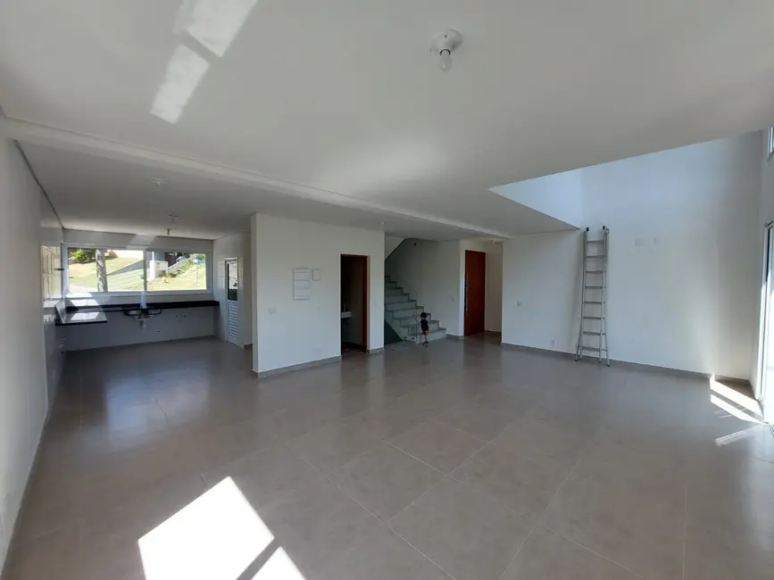 Foto 2 de Casa de Condomínio com 3 quartos à venda, 286m2 em Tarumã, Santana De Parnaiba - SP