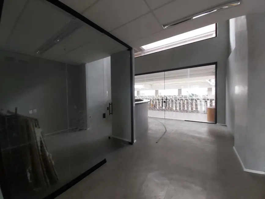 Foto 5 de Loja com 4 quartos para alugar, 166m2 em Sítio Tamboré Alphaville, Barueri - SP