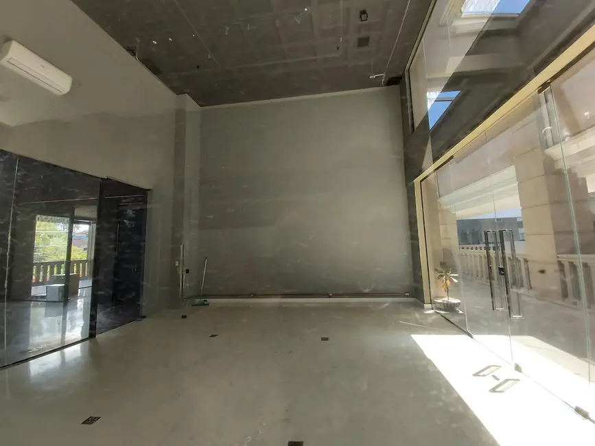 Foto 2 de Loja com 3 quartos para alugar, 123m2 em Sítio Tamboré Alphaville, Barueri - SP