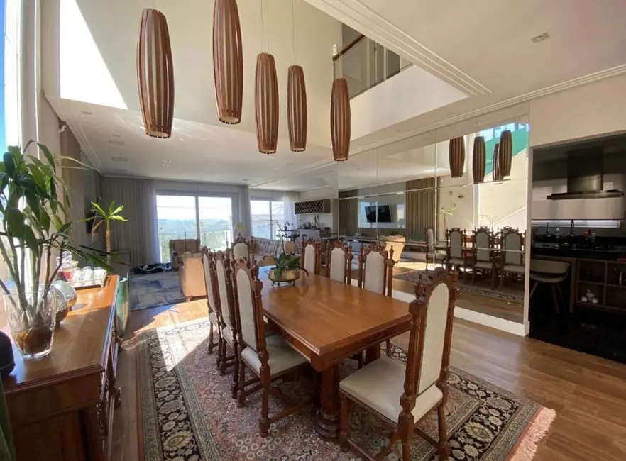 Foto 2 de Sobrado com 4 quartos à venda, 410m2 em Jardim Itaquiti, Barueri - SP