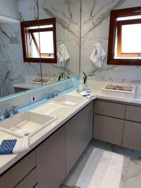 Foto 9 de Sobrado com 3 quartos à venda, 310m2 em Alphaville, Santana De Parnaiba - SP