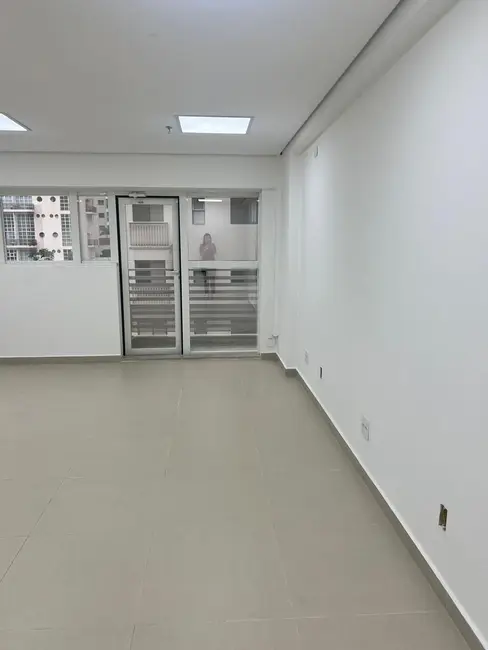 Foto 2 de Sala Comercial com 1 quarto à venda, 40m2 em Alphaville Industrial, Barueri - SP