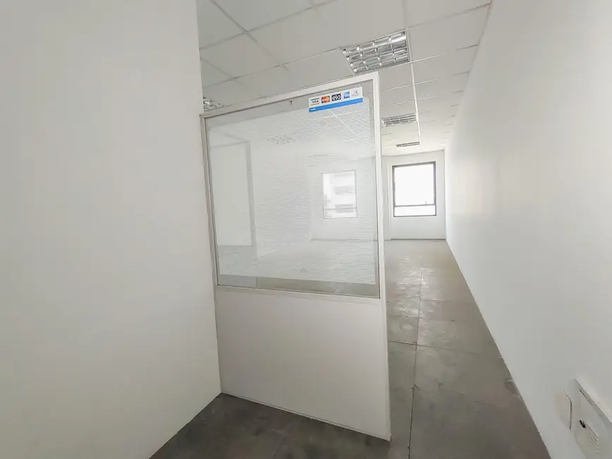 Sala Comercial com 1 quarto para alugar, 49m2 em Alphaville Industrial, Barueri - SP - imagem 4 Foto 4 de Sala Comercial com 1 quarto para alugar, 49m2 em Alphaville Industrial, Barueri - SP