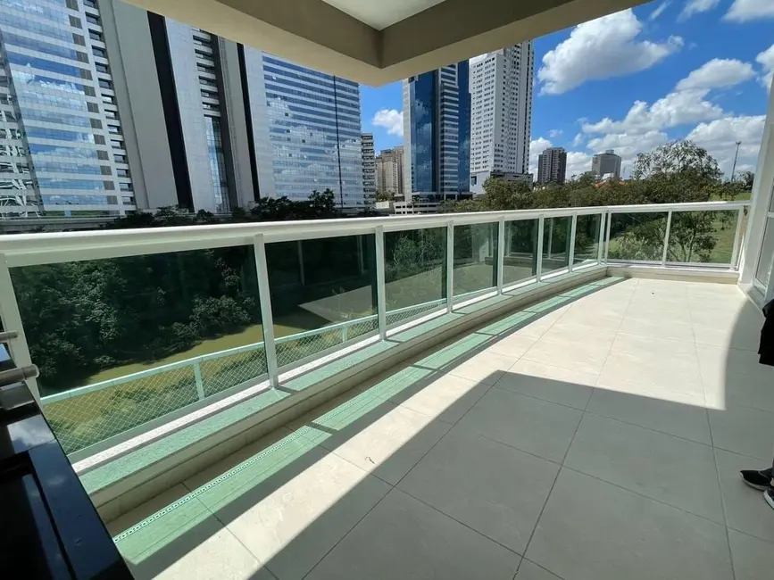 Apartamento com 4 quartos à venda, 338m2 em Alphaville Empresarial, Barueri - SP - imagem 1 Foto 1 de Apartamento com 4 quartos à venda, 338m2 em Alphaville Empresarial, Barueri - SP