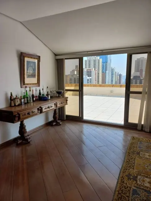 Foto 2 de Cobertura com 6 quartos à venda, 1200m2 em Barueri - SP