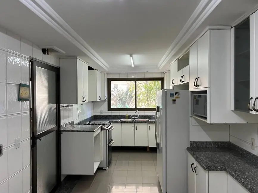 Foto 4 de Apartamento com 4 quartos à venda, 284m2 em Barueri - SP