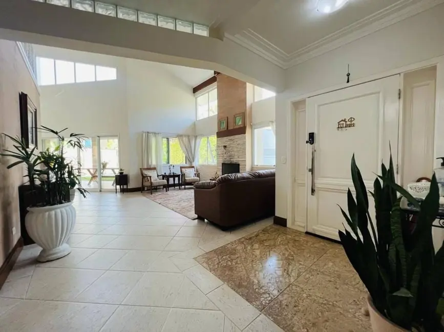 Casa com 4 quartos à venda, 400m2 em Alphaville, Santana De Parnaiba - SP - imagem 7 Foto 7 de Casa com 4 quartos à venda, 400m2 em Alphaville, Santana De Parnaiba - SP