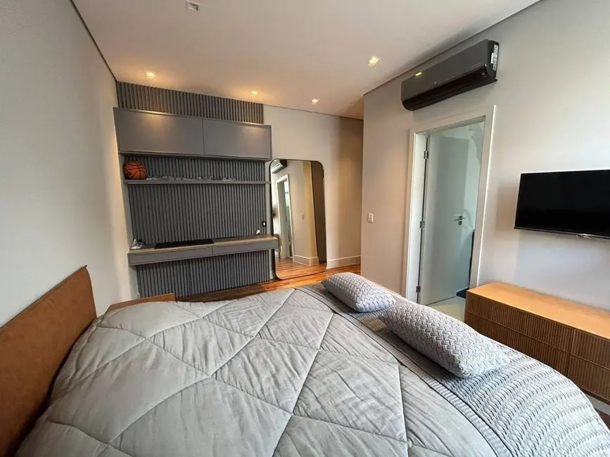 Foto 9 de Sobrado com 3 quartos à venda, 320m2 em Tamboré, Santana De Parnaiba - SP