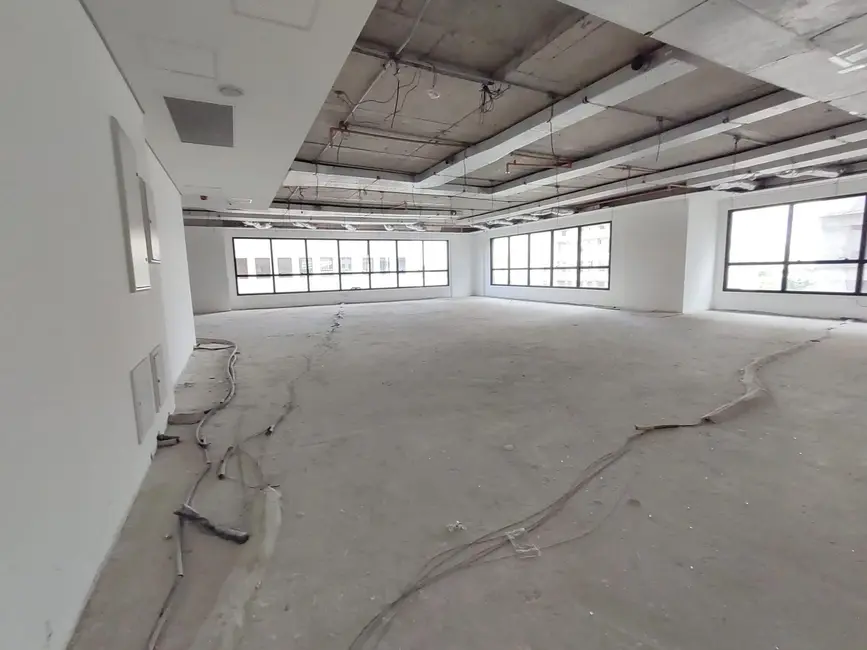 Foto 2 de Sala Comercial para alugar, 339m2 em Alphaville Industrial, Barueri - SP