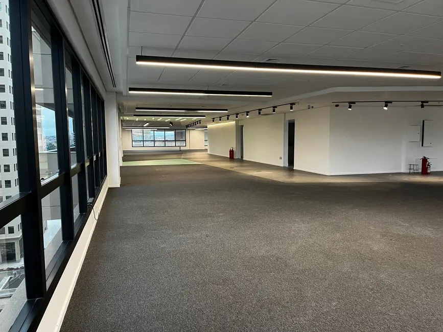 Sala Comercial para alugar, 1354m2 em Alphaville Industrial, Barueri - SP - imagem 1 Foto 1 de Sala Comercial para alugar, 1354m2 em Alphaville Industrial, Barueri - SP