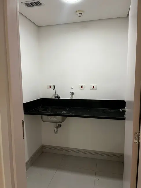 Sala Comercial para alugar, 1354m2 em Alphaville Industrial, Barueri - SP - imagem 6 Foto 6 de Sala Comercial para alugar, 1354m2 em Alphaville Industrial, Barueri - SP