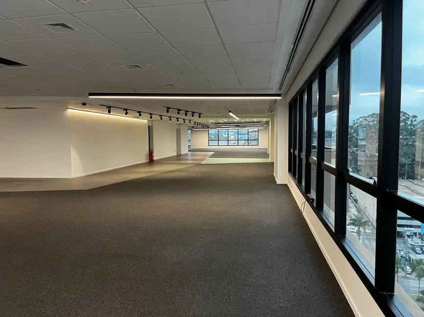 Sala Comercial para alugar, 1354m2 em Alphaville Industrial, Barueri - SP - imagem 3 Foto 3 de Sala Comercial para alugar, 1354m2 em Alphaville Industrial, Barueri - SP