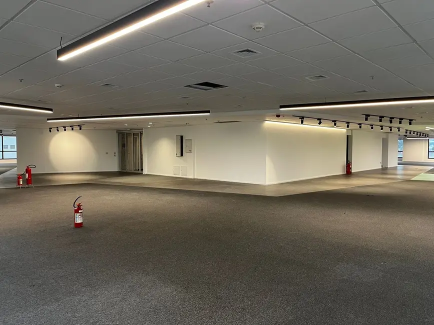 Sala Comercial para alugar, 1354m2 em Alphaville Industrial, Barueri - SP - imagem 5 Foto 5 de Sala Comercial para alugar, 1354m2 em Alphaville Industrial, Barueri - SP