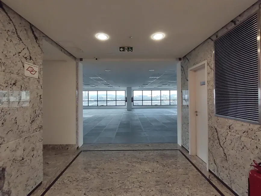 Sala Comercial para alugar, 1354m2 em Alphaville Industrial, Barueri - SP - imagem 1 Foto 1 de Sala Comercial para alugar, 1354m2 em Alphaville Industrial, Barueri - SP