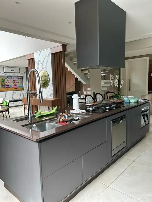 Foto 1 de Sobrado com 4 quartos para alugar, 390m2 em Alphaville, Santana De Parnaiba - SP