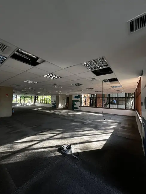 Foto 4 de Sala Comercial com 1 quarto para alugar, 550m2 em Green Valley Alphaville, Barueri - SP