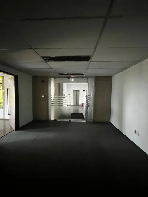 Foto 8 de Sala Comercial com 1 quarto para alugar, 550m2 em Green Valley Alphaville, Barueri - SP