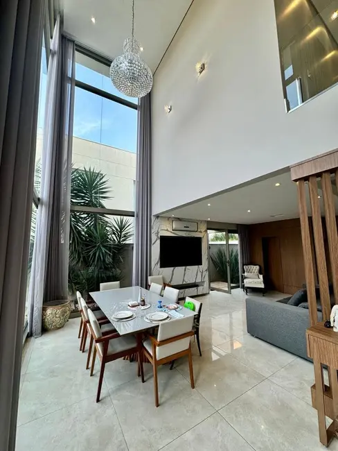 Foto 1 de Sobrado com 4 quartos para alugar, 302m2 em Alphaville, Santana De Parnaiba - SP