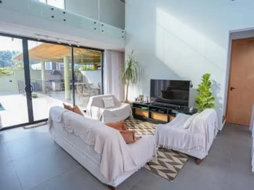 Sobrado com 4 quartos à venda, 500m2 em Tamboré, Santana De Parnaiba - SP - imagem 6 Foto 6 de Sobrado com 4 quartos à venda, 500m2 em Tamboré, Santana De Parnaiba - SP