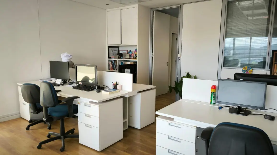 Foto 1 de Sala Comercial com 1 quarto para alugar, 81m2 em Sítio Tamboré Alphaville, Barueri - SP