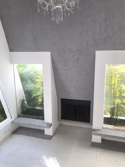 Sobrado com 4 quartos à venda, 343m2 em Alphaville Residencial Dois, Barueri - SP - imagem 2 Foto 2 de Sobrado com 4 quartos à venda, 343m2 em Alphaville Residencial Dois, Barueri - SP